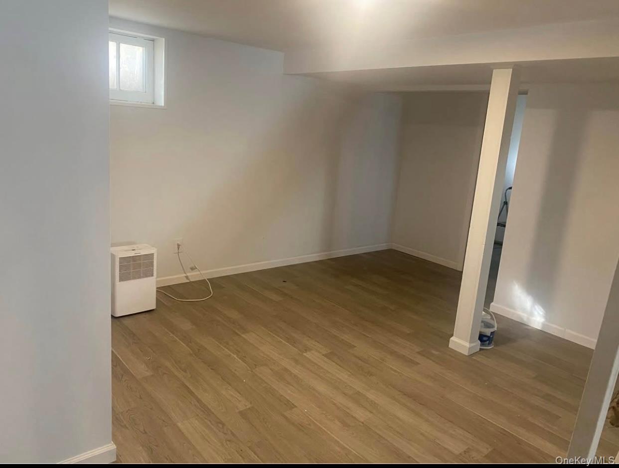 #9 photo, 211 Mineola Avenue, Carle Place , NY 11514