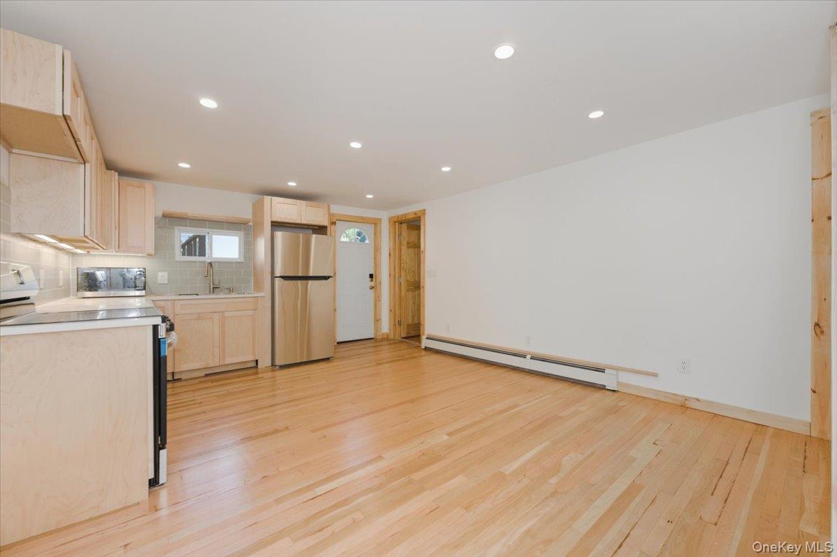 #4 photo, 132A Raymond Street, Rockville Centre , NY 11570