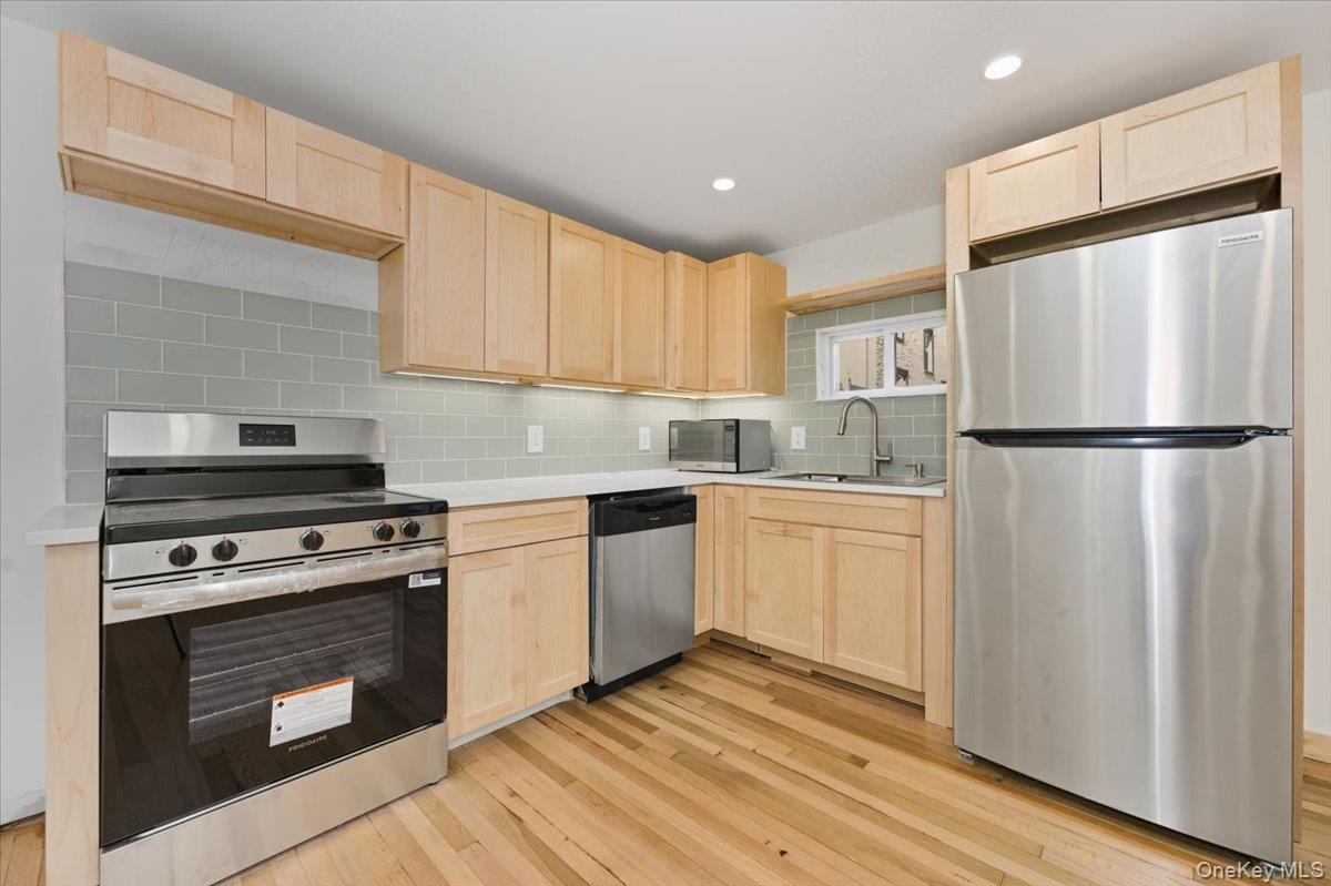 #5 photo, 132A Raymond Street, Rockville Centre , NY 11570