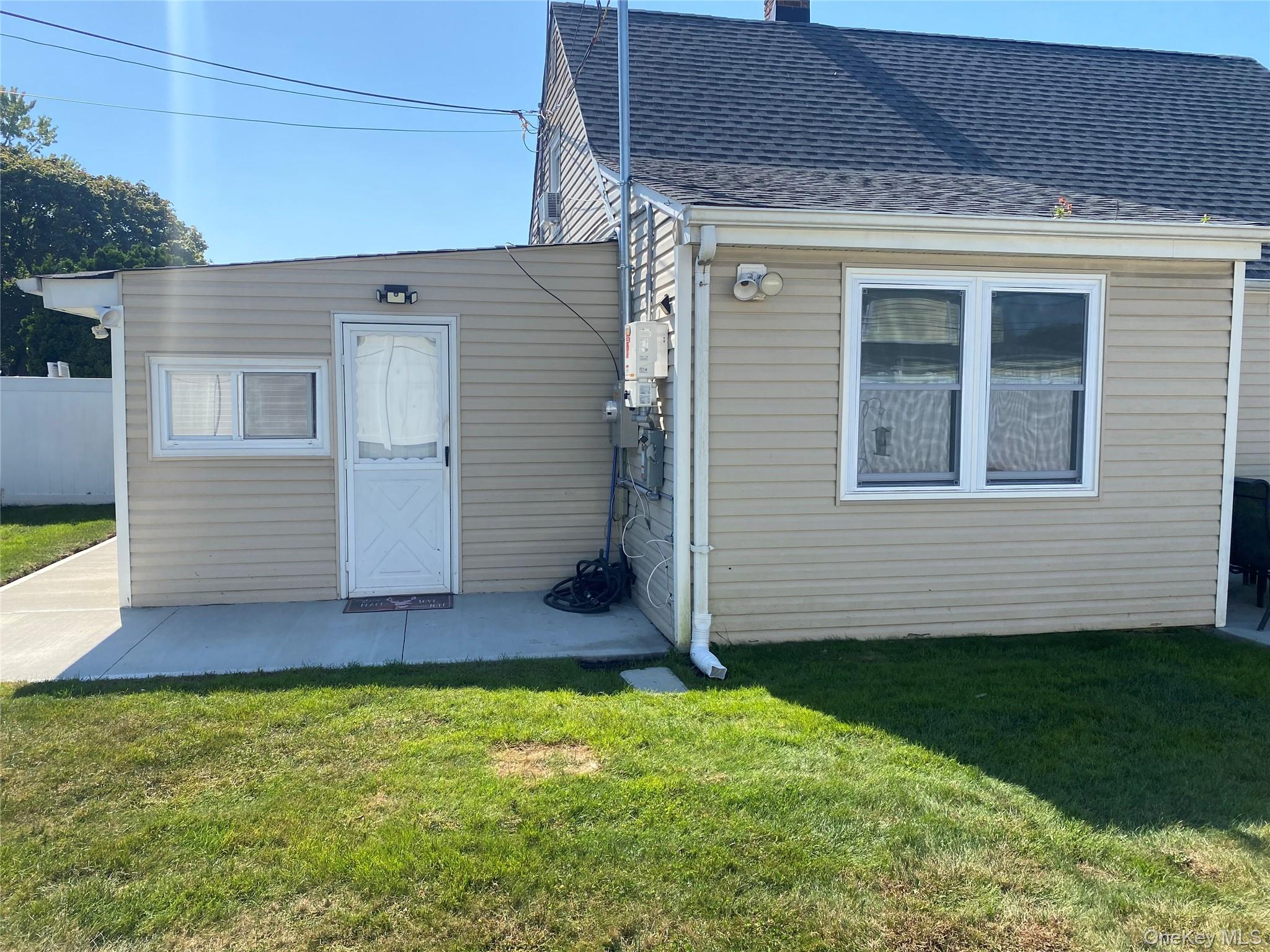 #1 photo, 125 Haven Lane, Levittown , NY 11756