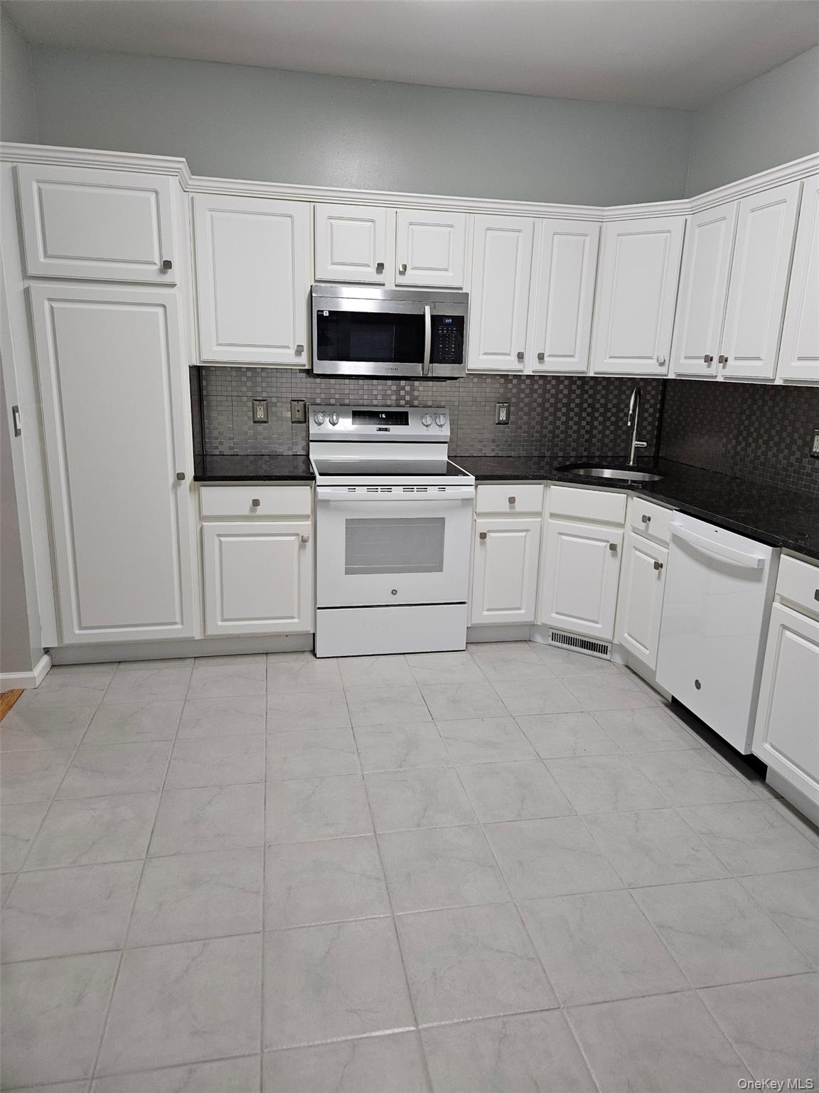 #7 photo, 1476 Iroquois Street, Shrub Oak , NY 10588