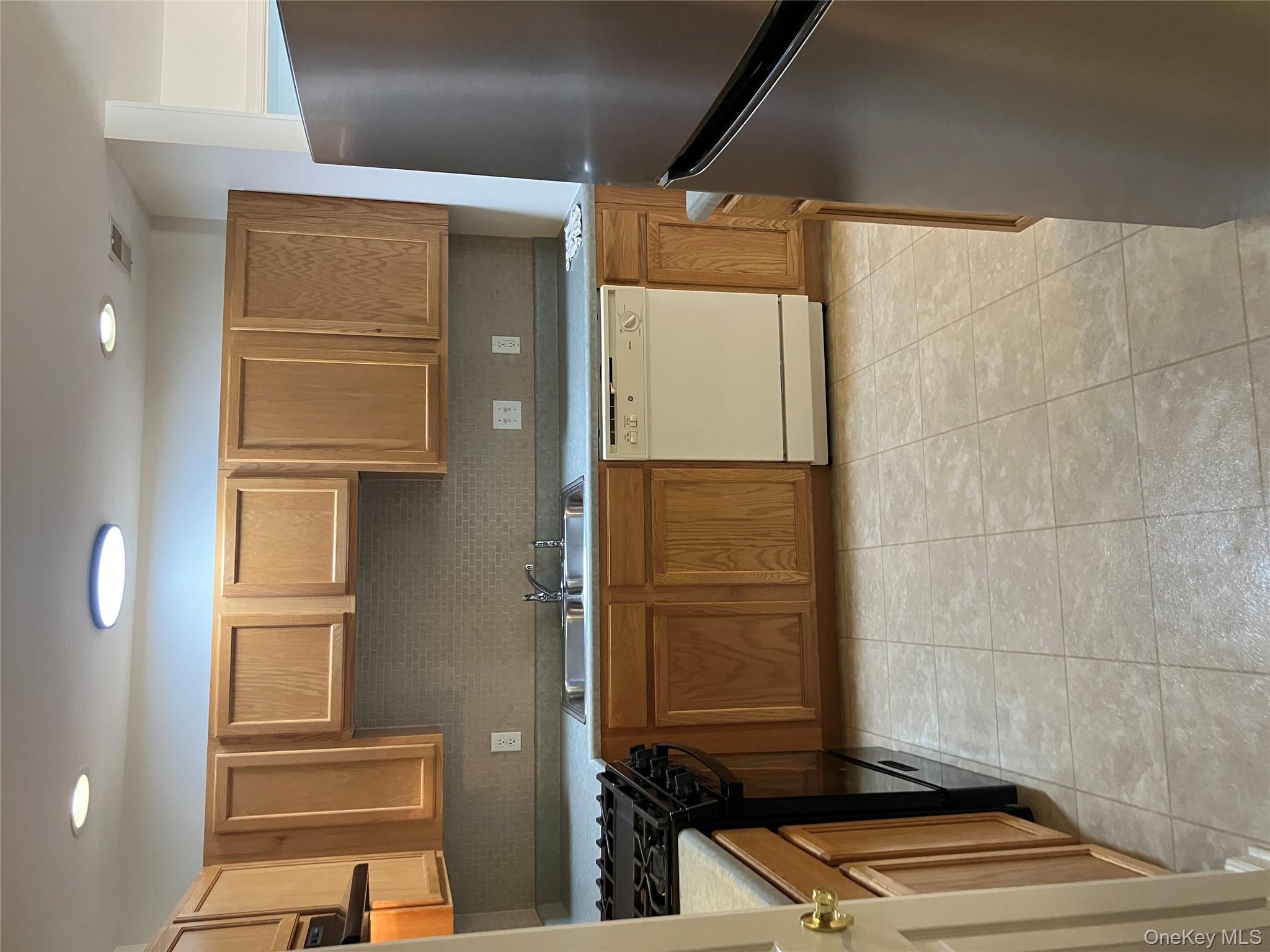 #4 photo, 1066 Maggie Road, Newburgh , NY 12550