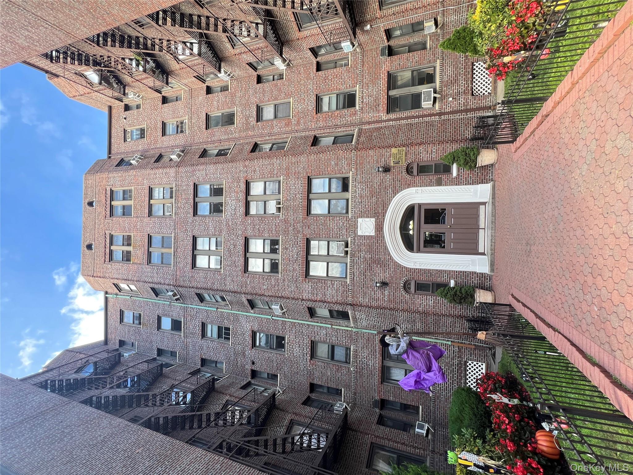 #1 photo, 8009 35th Avenue, クイーンズ区 Jackson Heights , NY 11372