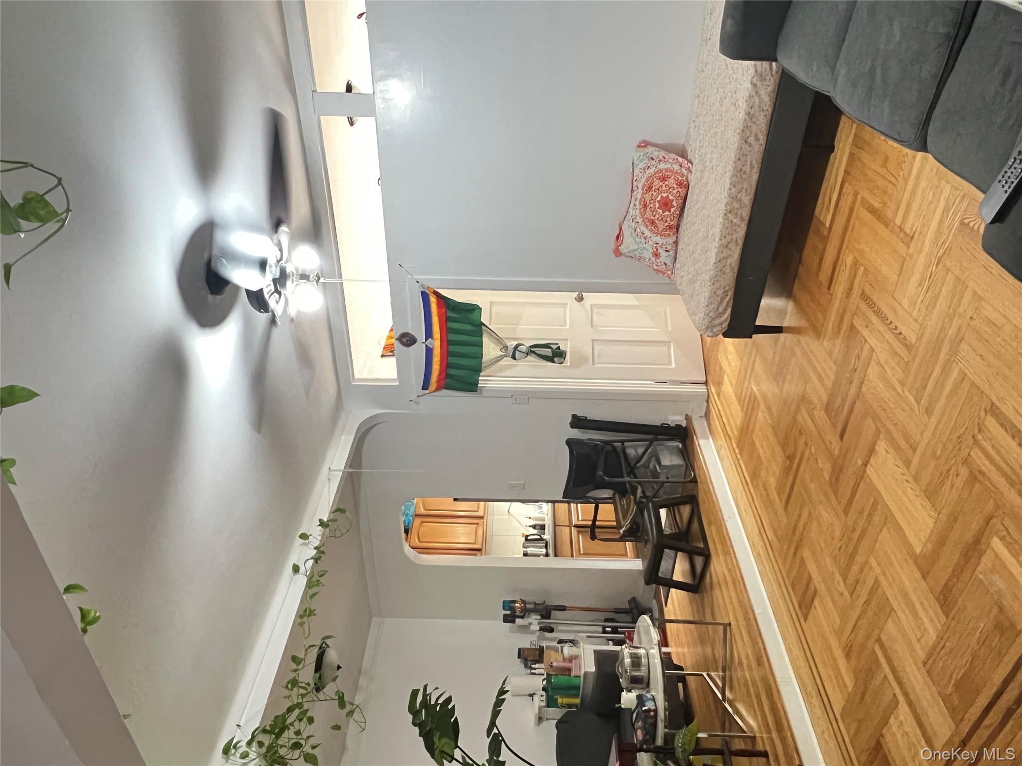 #4 photo, 8009 35th Avenue, クイーンズ区 Jackson Heights , NY 11372