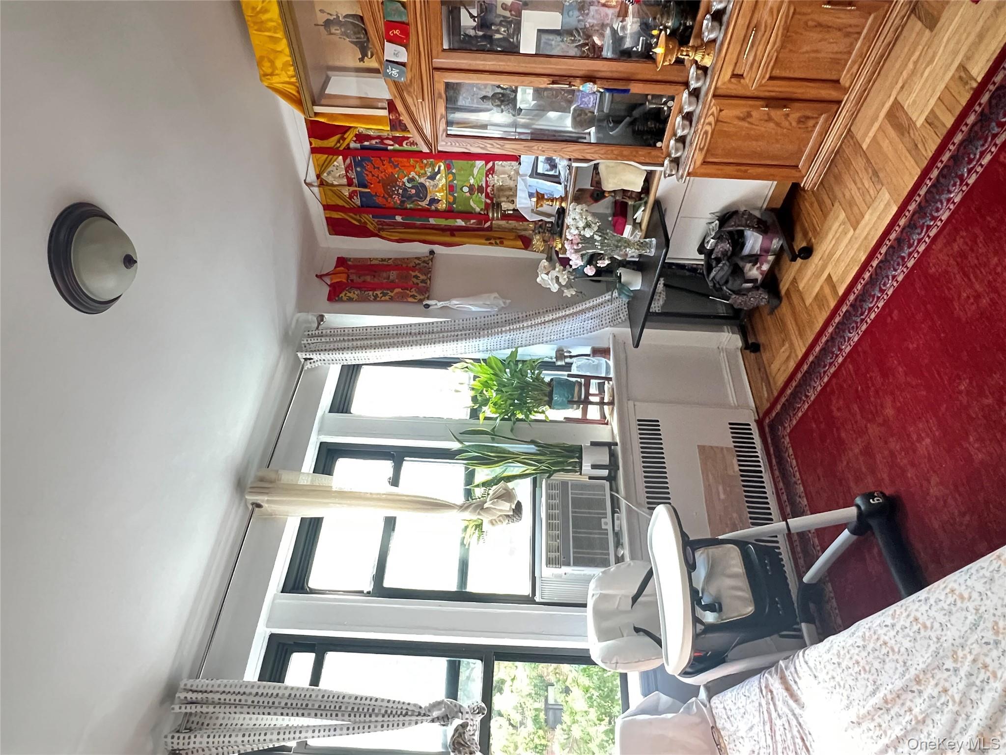#6 photo, 8009 35th Avenue, クイーンズ区 Jackson Heights , NY 11372