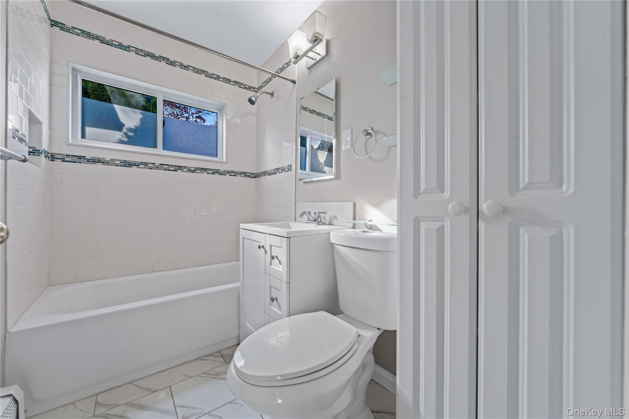 #11 photo, 71 Chimney Lane, Levittown , NY 11756