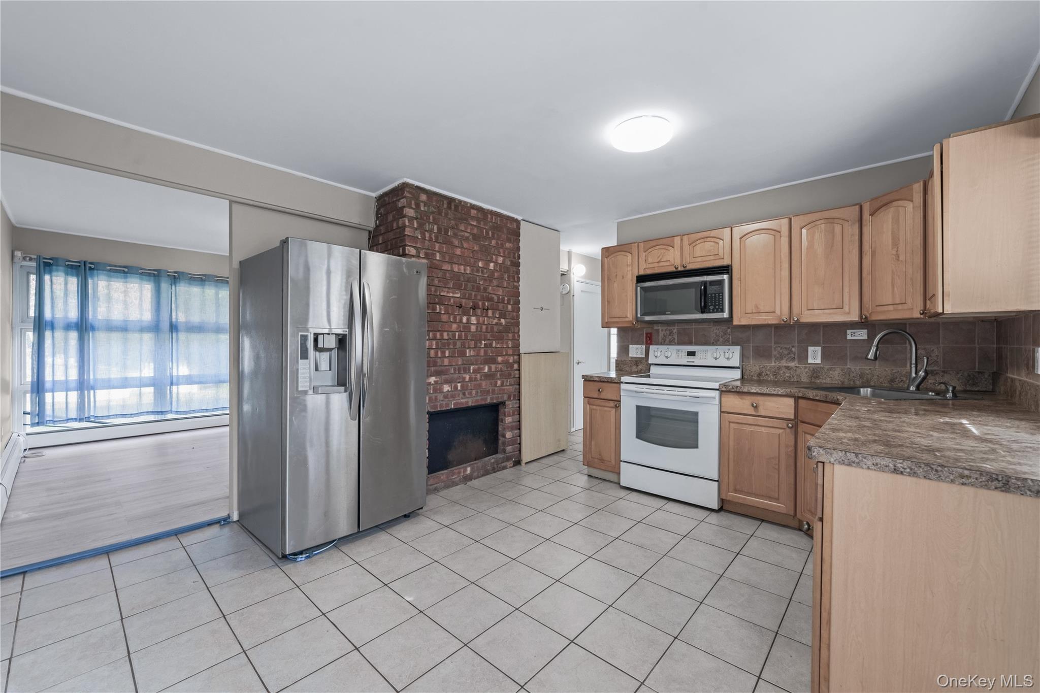 #2 photo, 71 Chimney Lane, Levittown , NY 11756