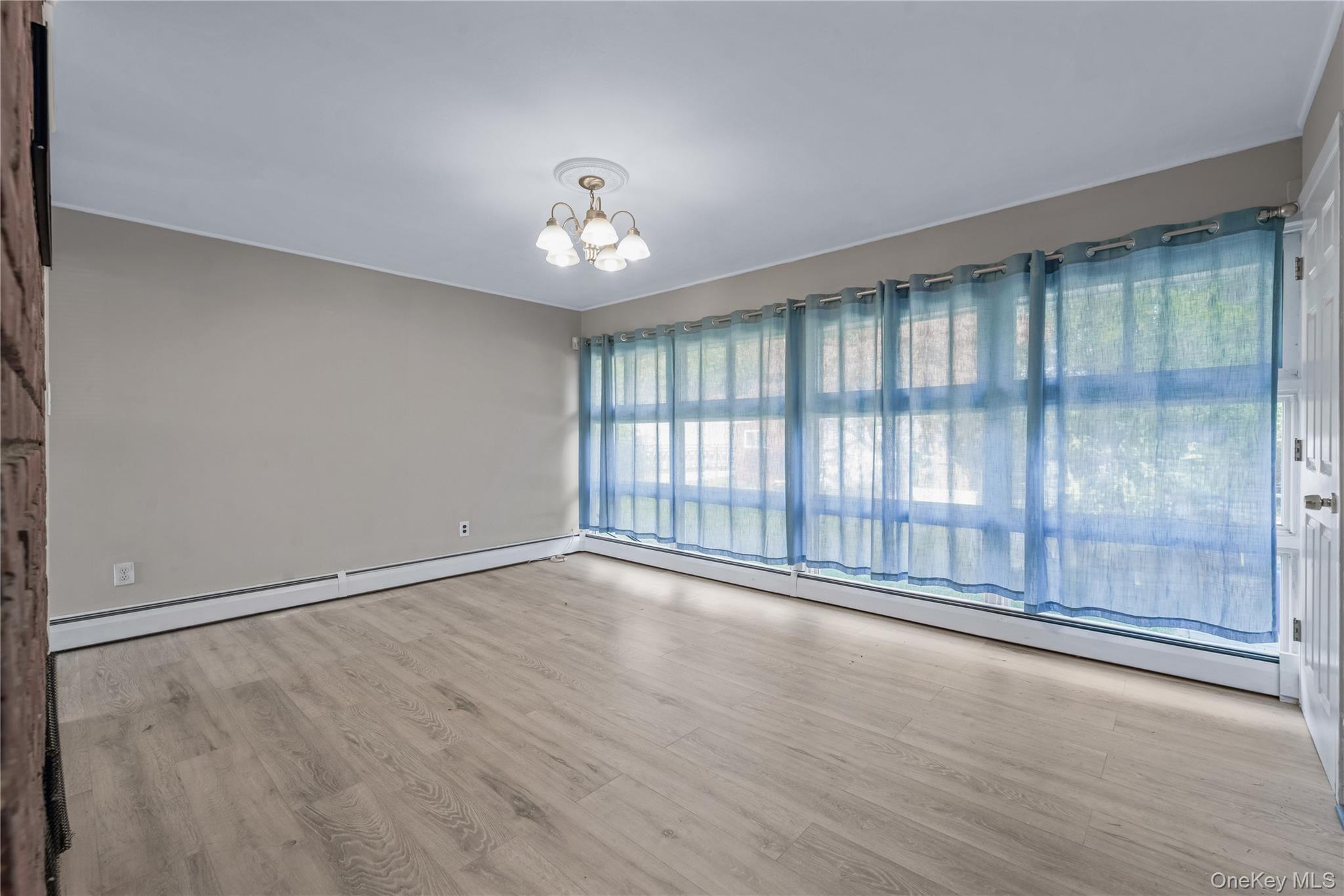 #5 photo, 71 Chimney Lane, Levittown , NY 11756