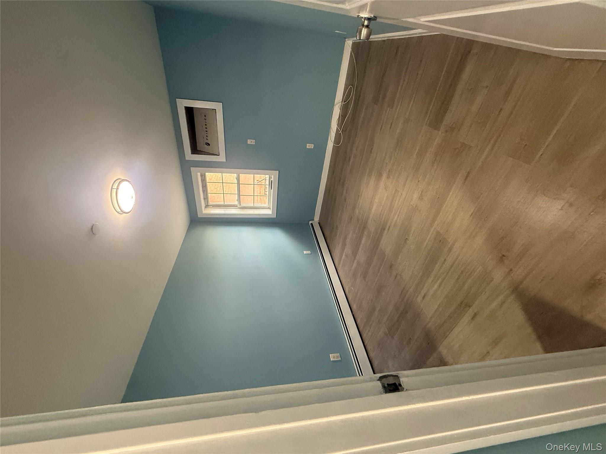 #3 photo, 18827 Woodhull Avenue, Hollis , NY 11423