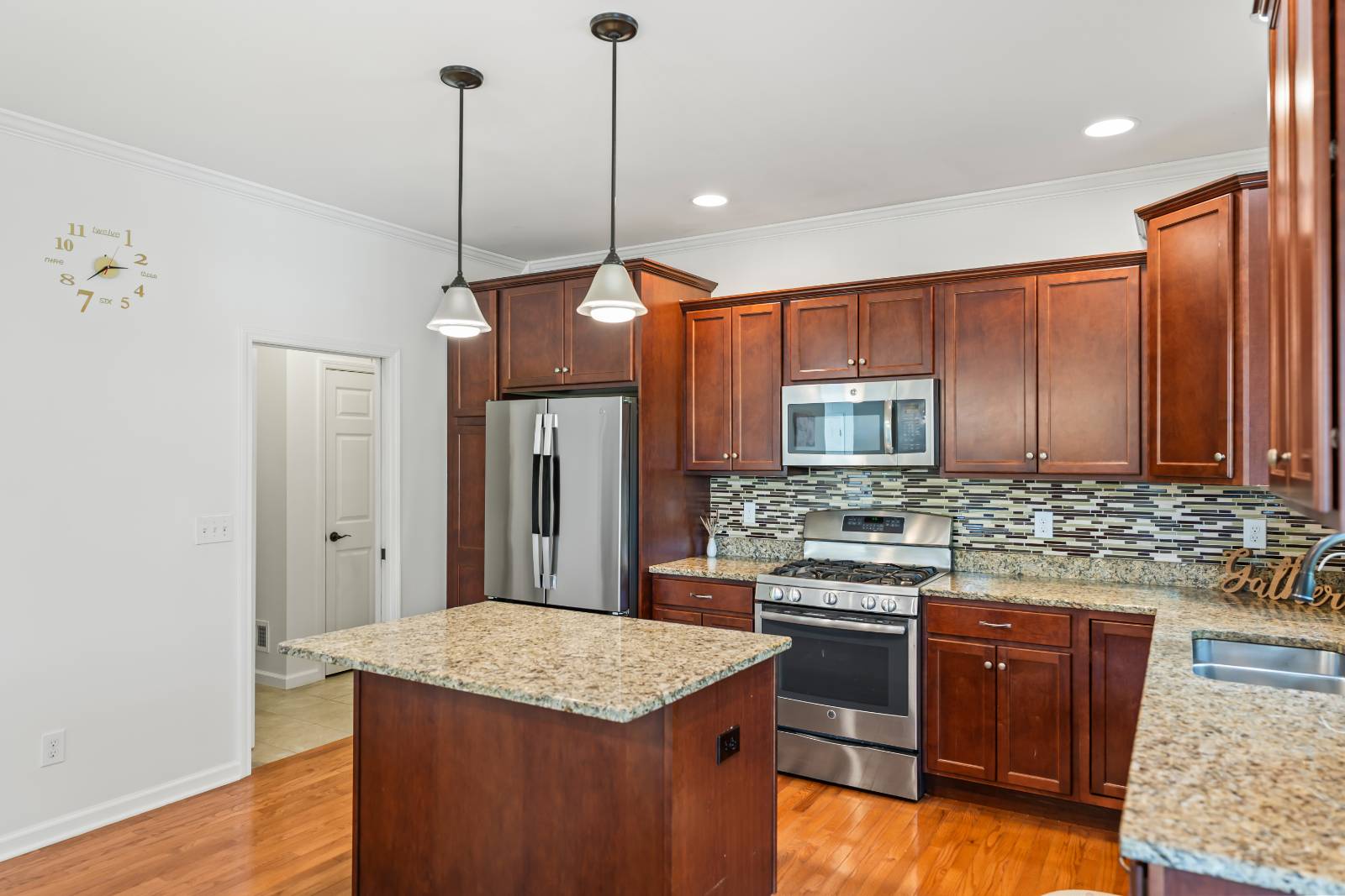 #16 photo, 19 Ridgewood Dr, Mechanicville , NY 12118