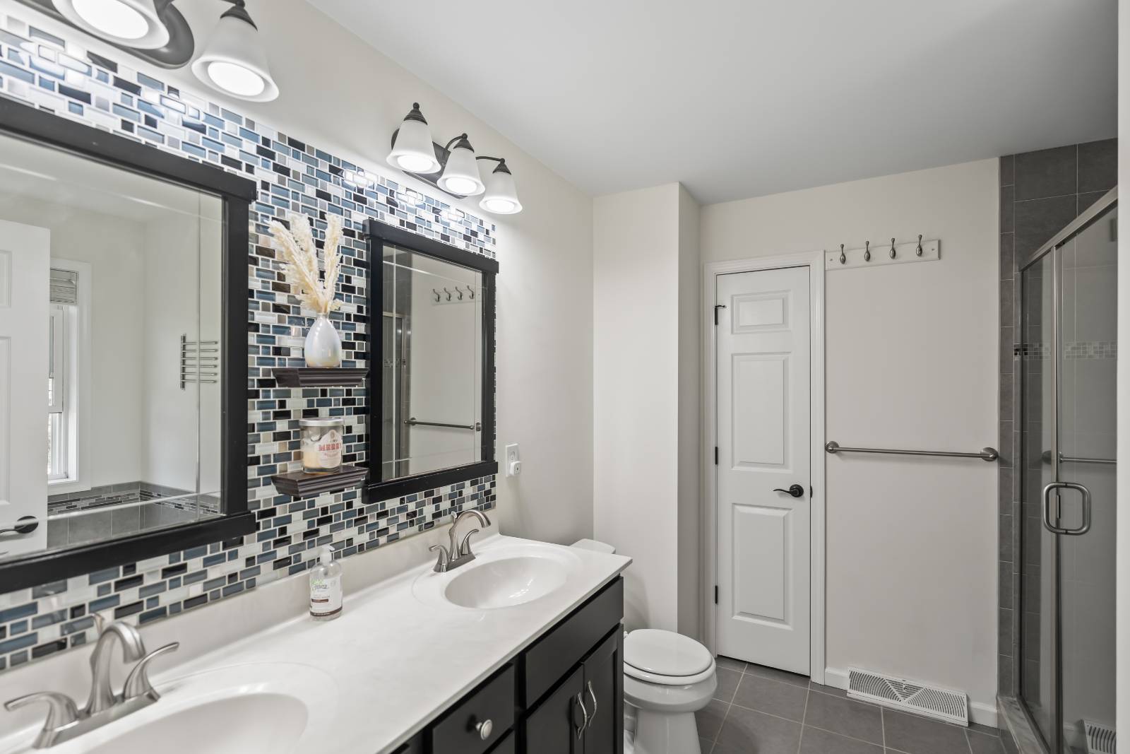 #33 photo, 19 Ridgewood Dr, Mechanicville , NY 12118