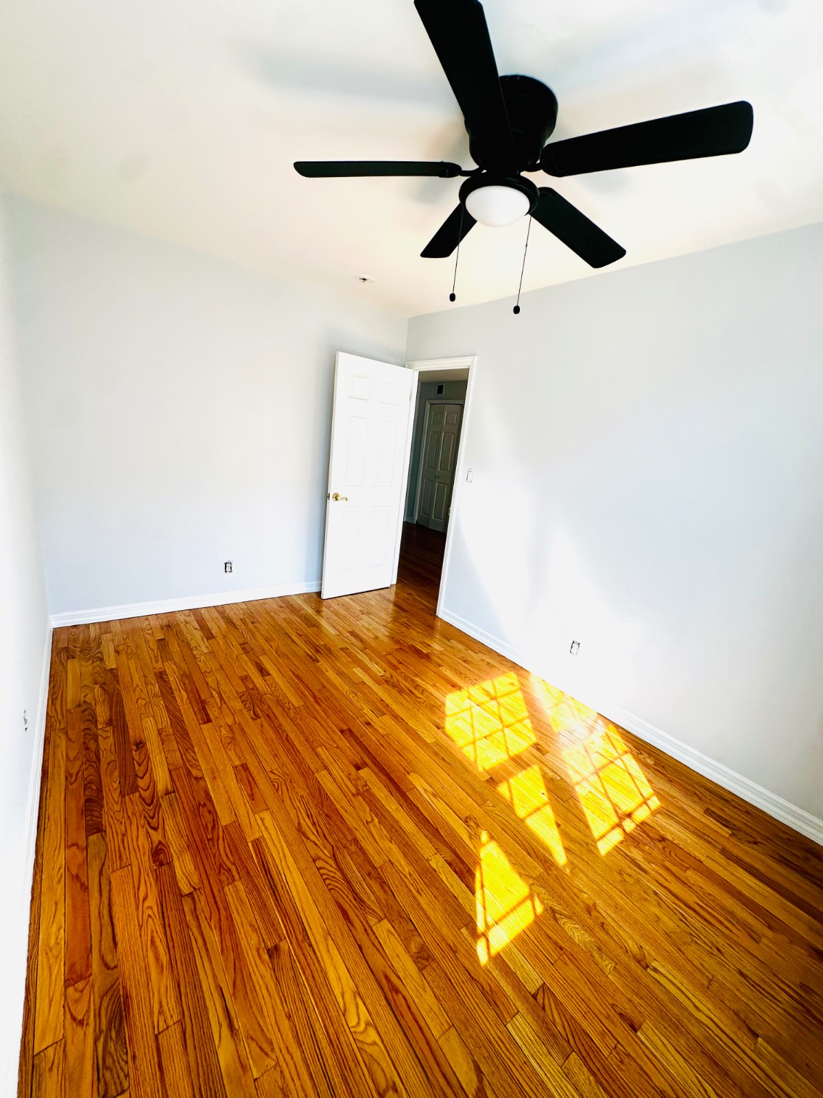 #6 photo, 890 Beech St, #1A, ナッソー郡 Long Beach , NY 11561