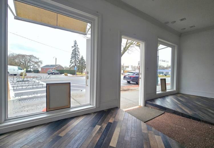 #2 photo, 77 Jobs Lane, Southampton , NY 11968