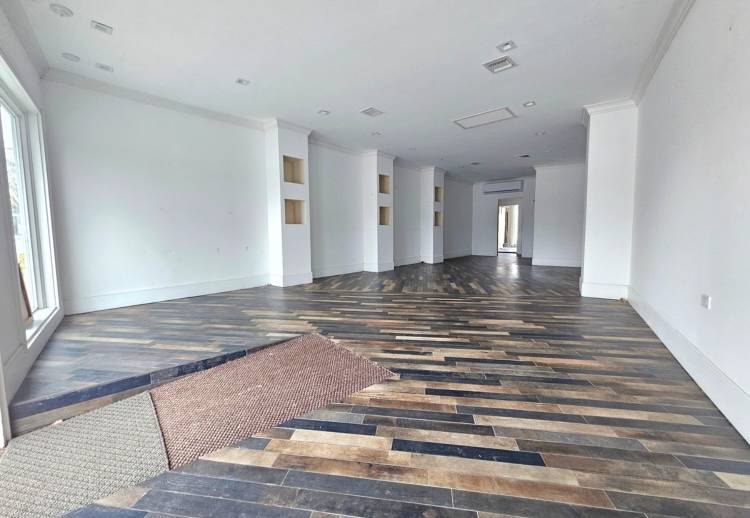 #3 photo, 77 Jobs Lane, Southampton , NY 11968