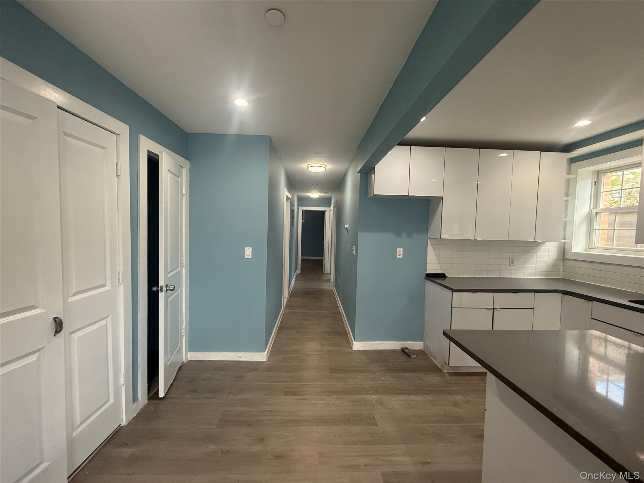 #1 photo, 18827 Woodhull Avenue, कुईंस Hollis , NY 11423