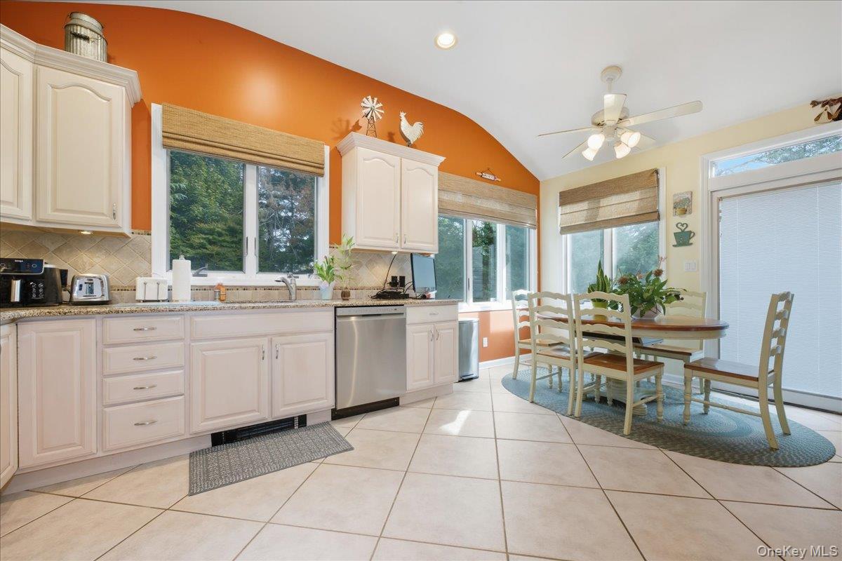 #17 photo, 3405 Lufberry Avenue, ナッソー郡 Wantagh , NY 11793