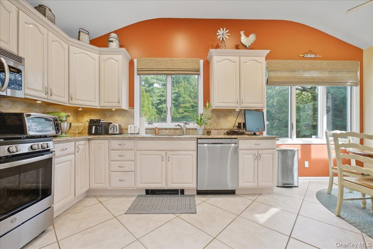 #18 photo, 3405 Lufberry Avenue, ナッソー郡 Wantagh , NY 11793