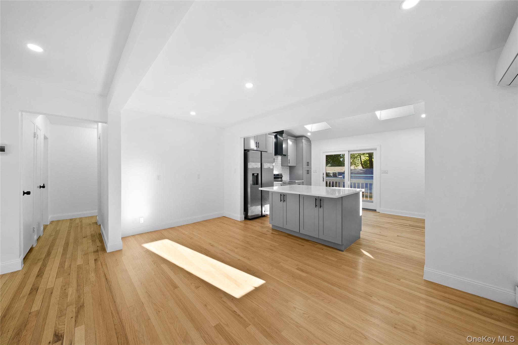 #12 photo, 53 E 13th Street, Huntington Station , NY 11746