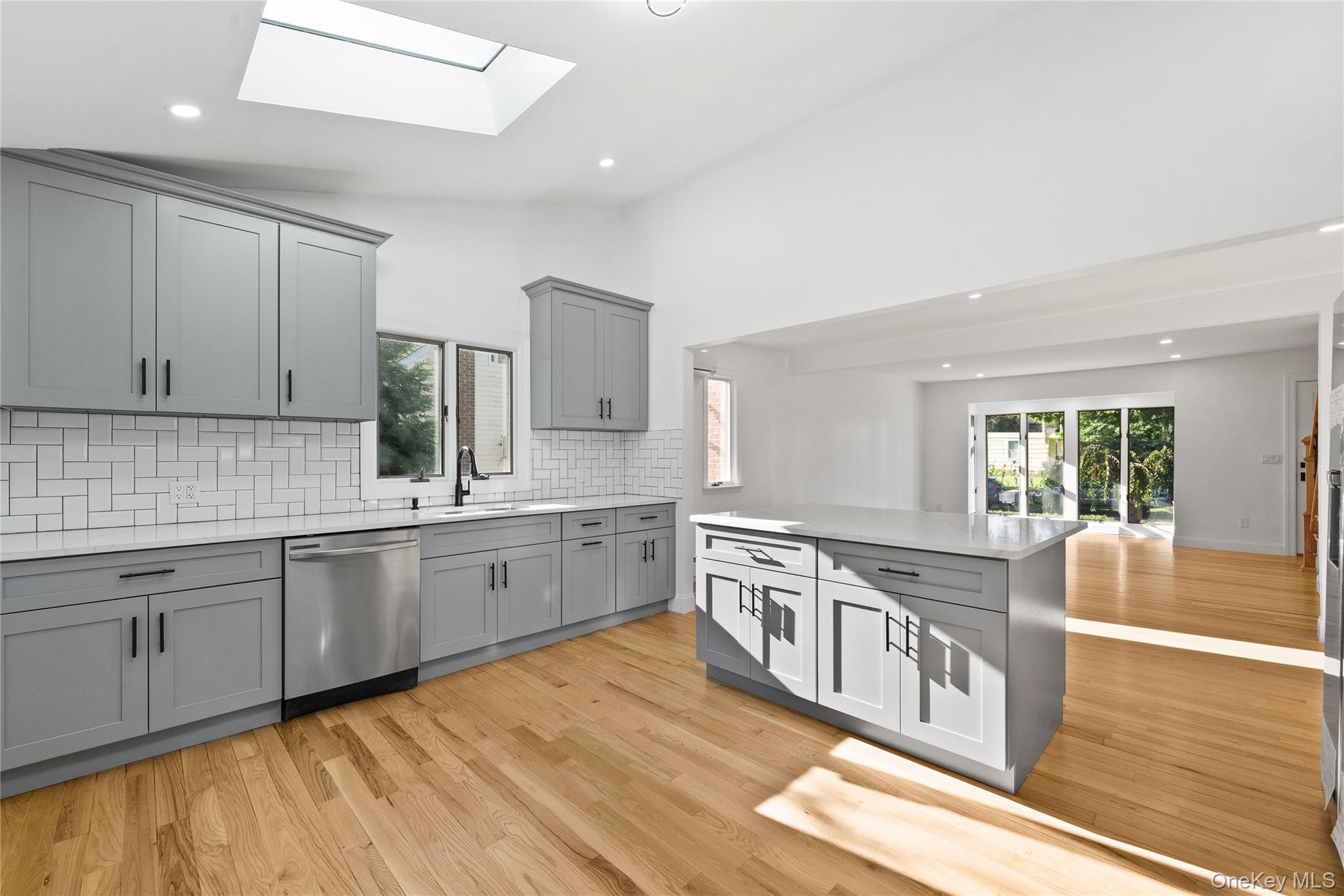 #16 photo, 53 E 13th Street, Huntington Station , NY 11746