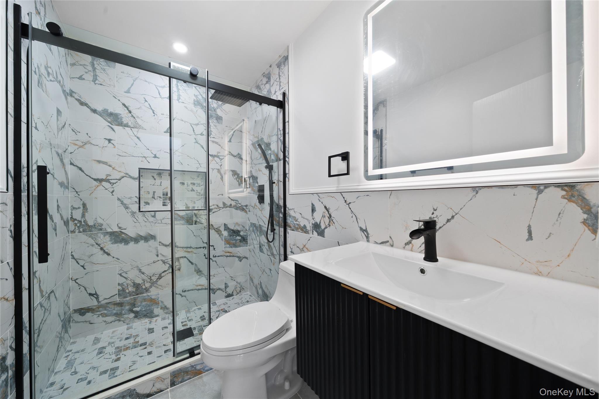 #19 photo, 53 E 13th Street, Huntington Station , NY 11746