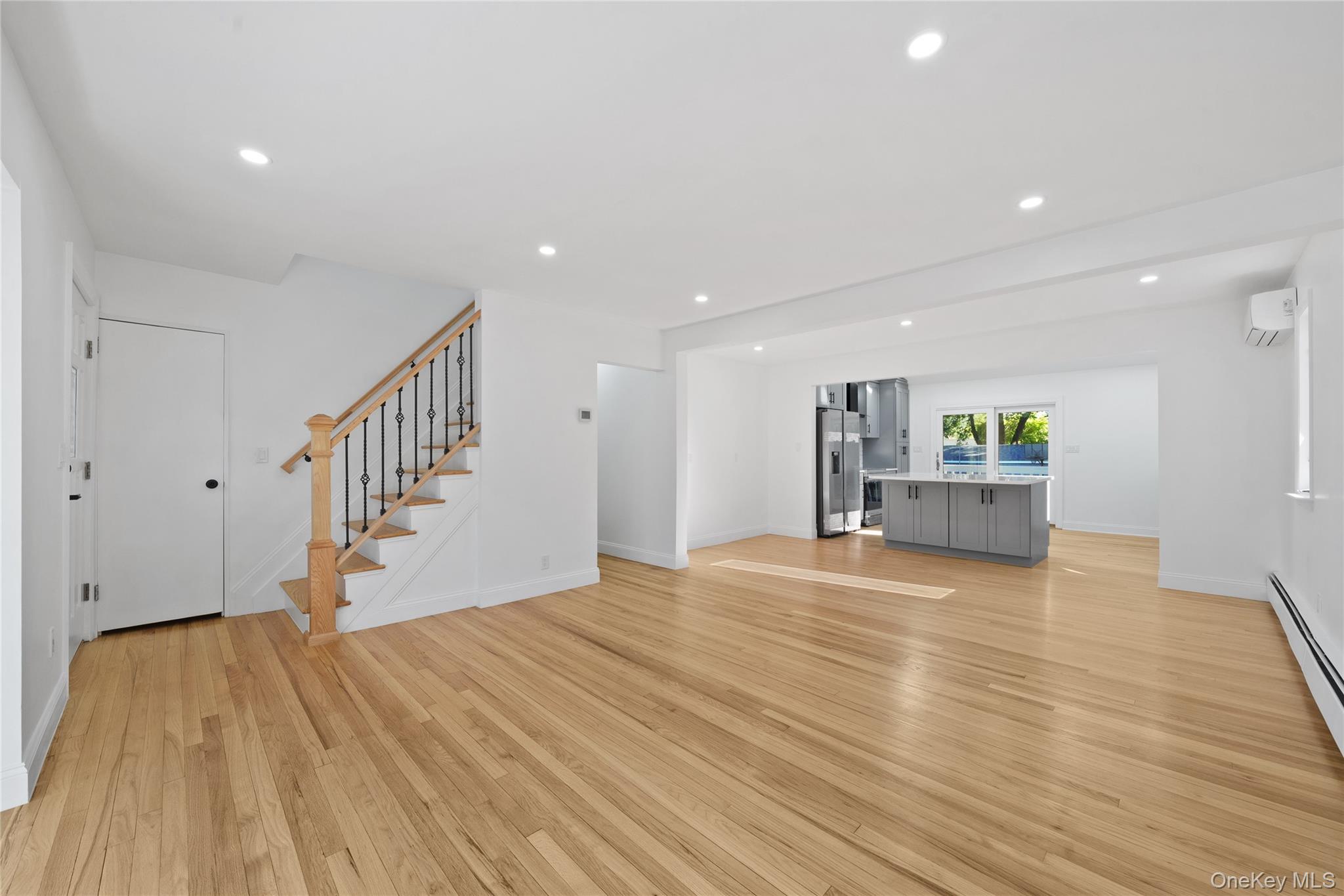 #5 photo, 53 E 13th Street, Huntington Station , NY 11746