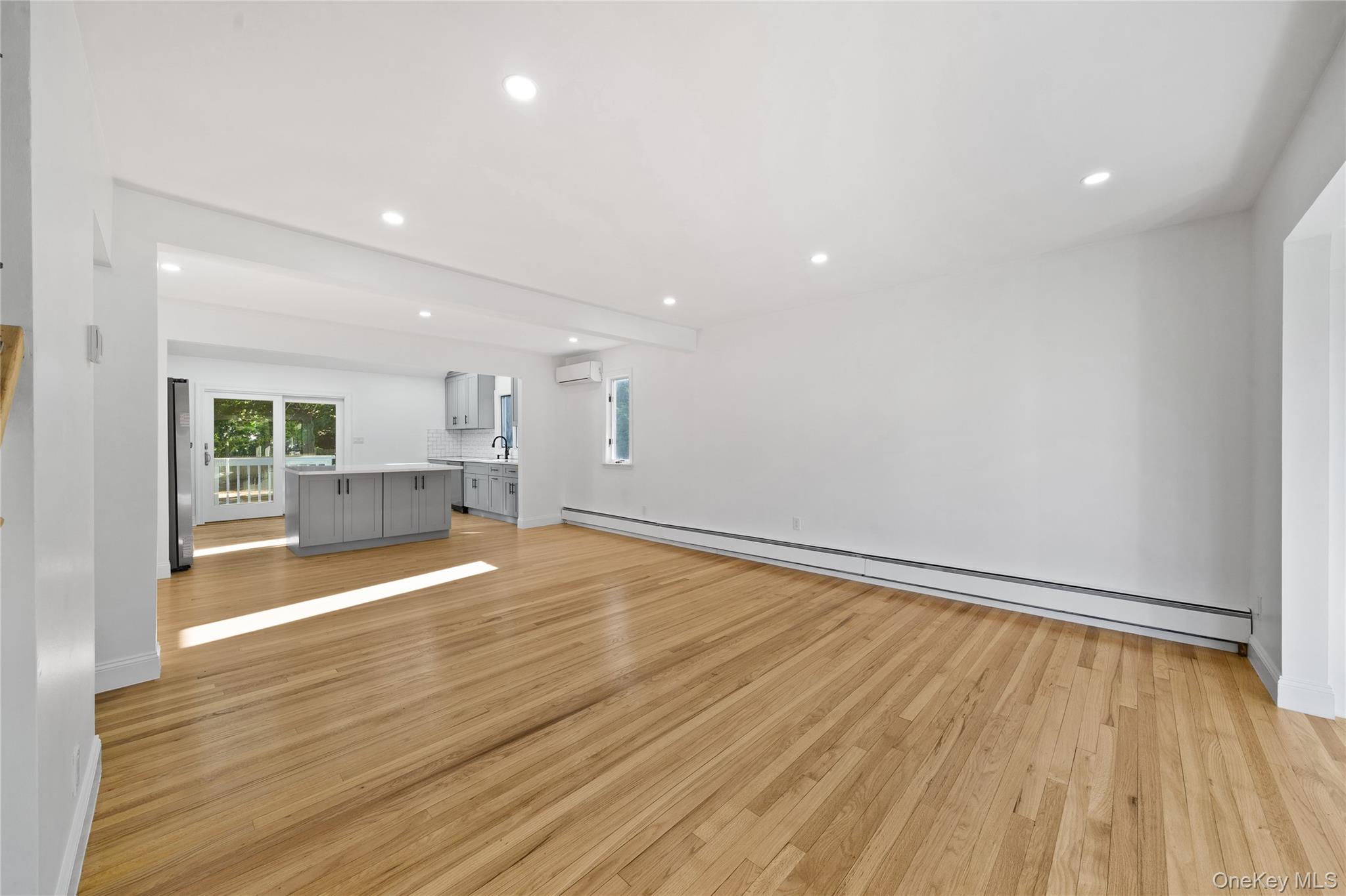 #7 photo, 53 E 13th Street, Huntington Station , NY 11746