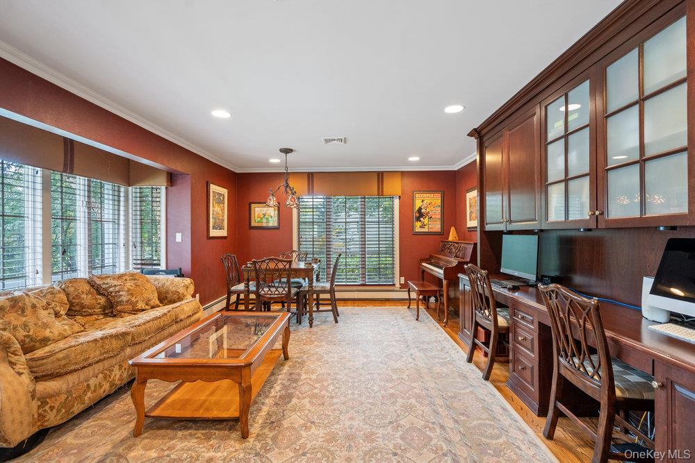 #2 photo, 330 Chestnut Drive, ナッソー郡 East Hills , NY 11576