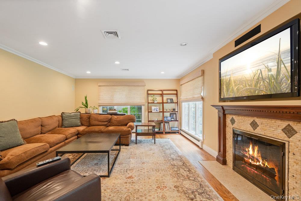 #4 photo, 330 Chestnut Drive, ナッソー郡 East Hills , NY 11576