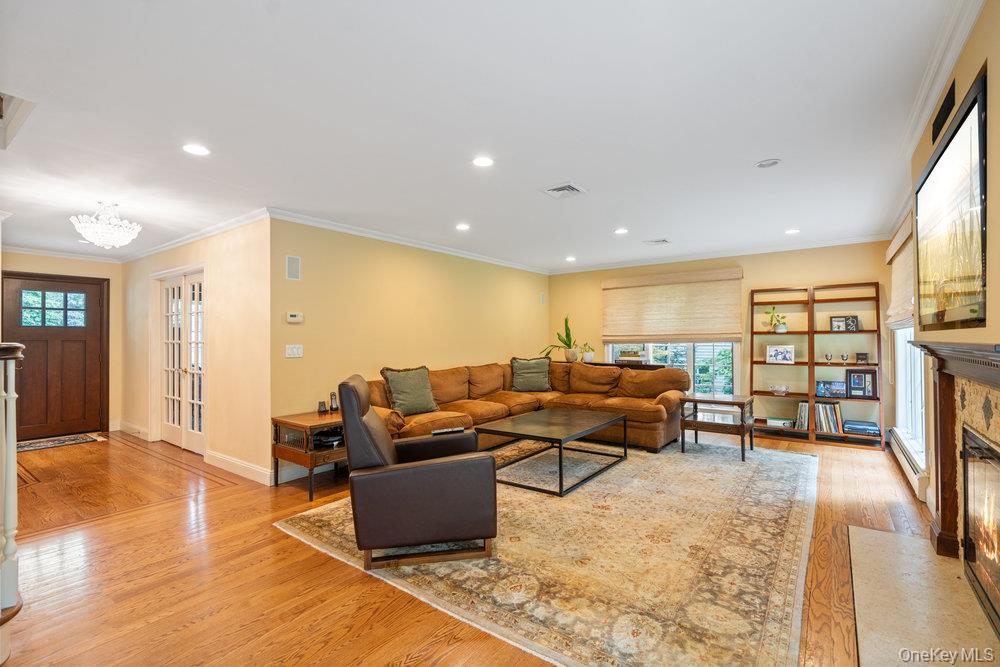 #5 photo, 330 Chestnut Drive, ナッソー郡 East Hills , NY 11576