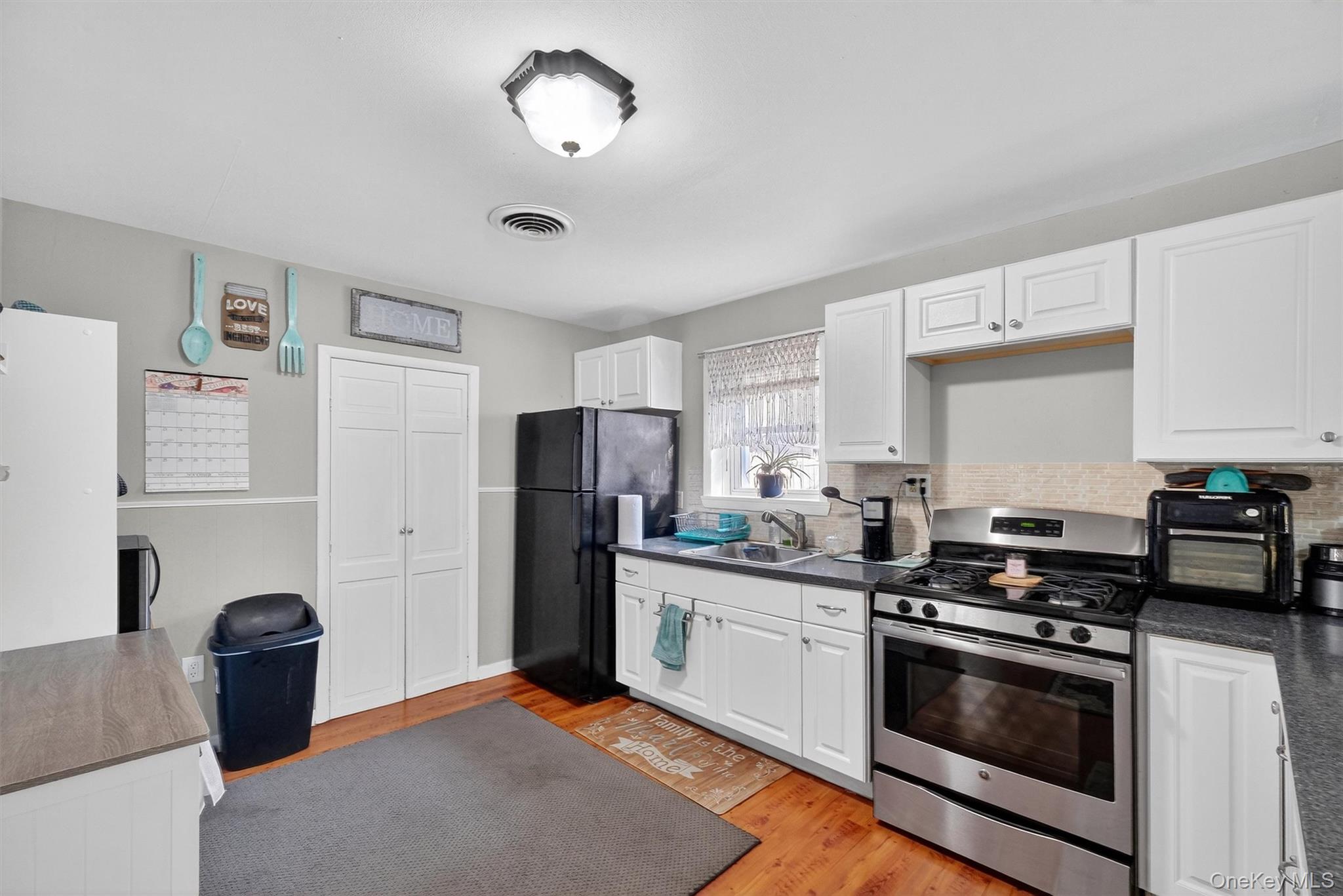 #10 photo, 27 Peckham Road, Poughkeepsie , NY 12603