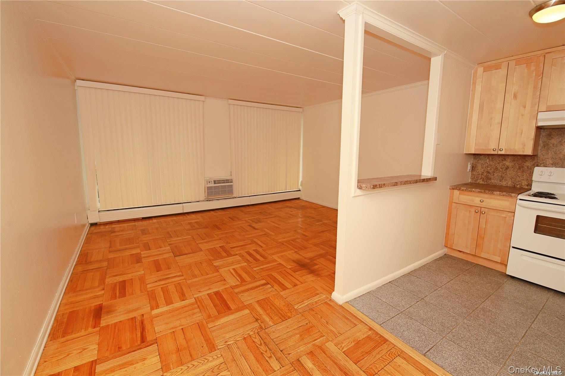 #5 photo, 121 Vincent Ave, Lynbrook , NY 11563