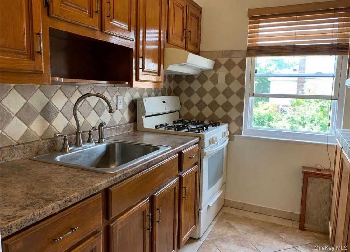 #9 photo, 15016 26th Avenue, Flushing , NY 11354