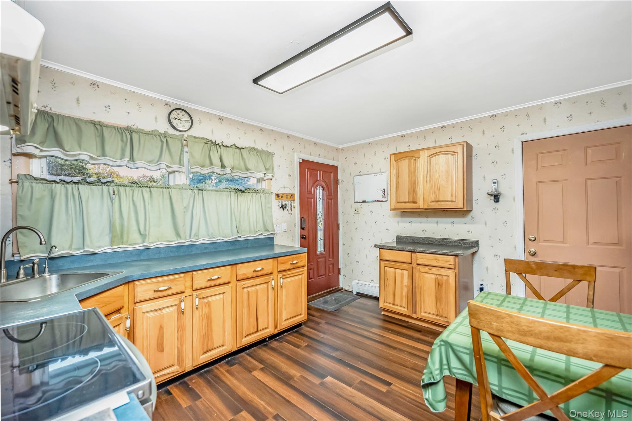 #4 photo, 60 Tiptop Lane, Hicksville , NY 11801