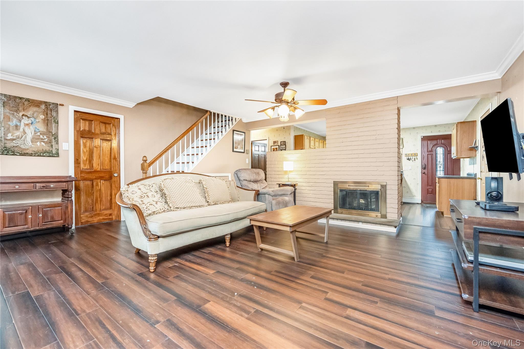 #5 photo, 60 Tiptop Lane, Hicksville , NY 11801