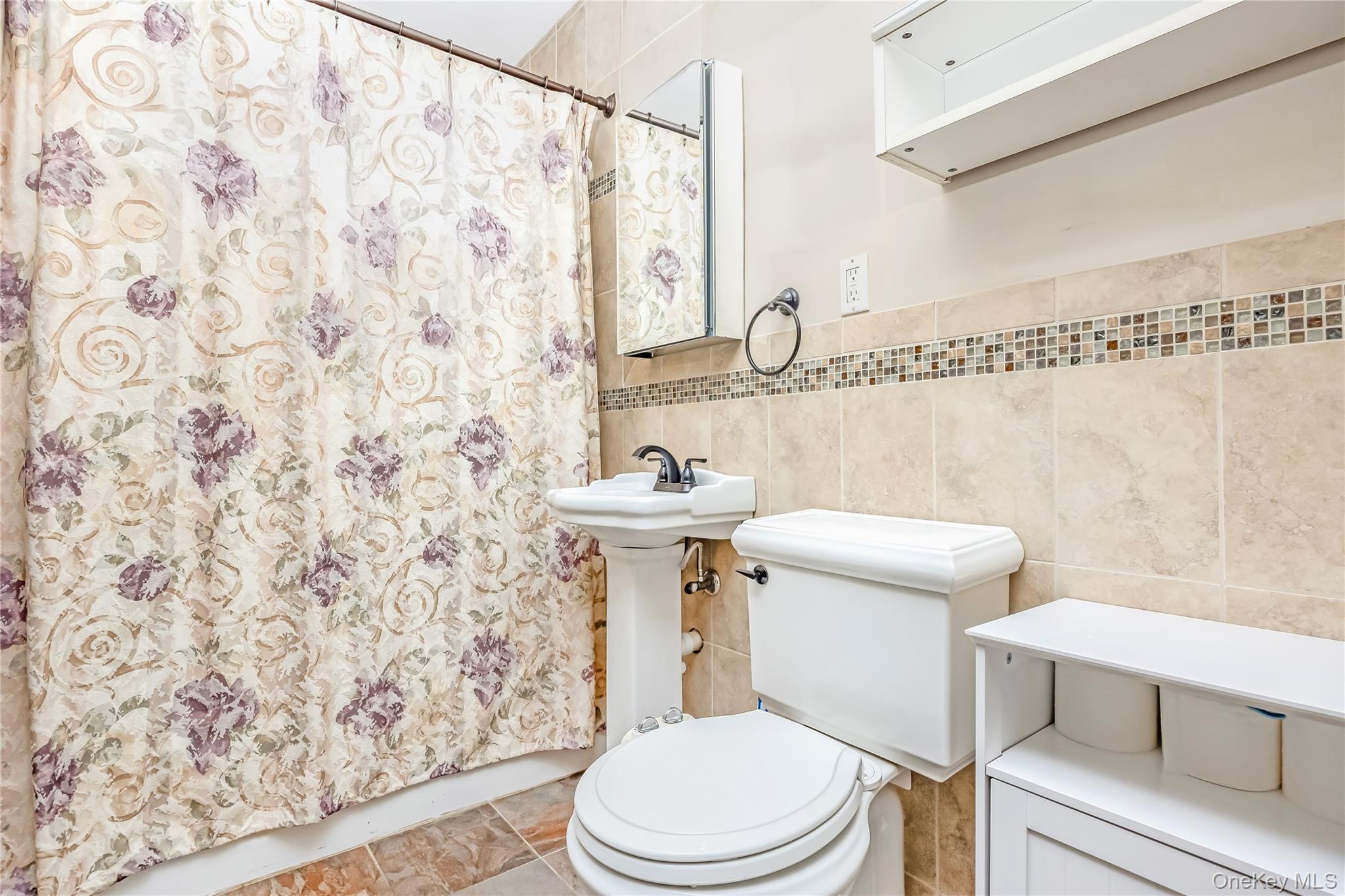 #9 photo, 60 Tiptop Lane, Hicksville , NY 11801