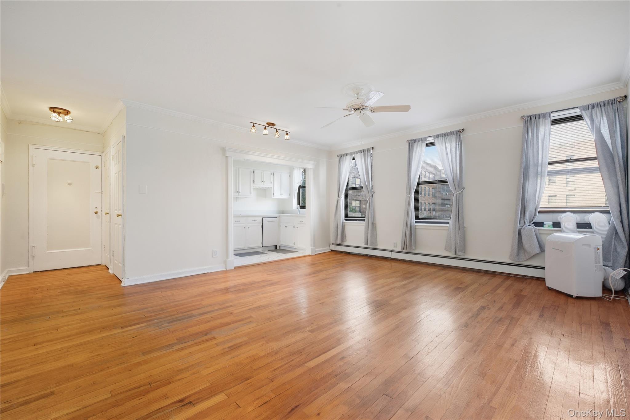 #10 photo, 1 Jefferson Avenue, ナッソー郡 Rockville Centre , NY 11570