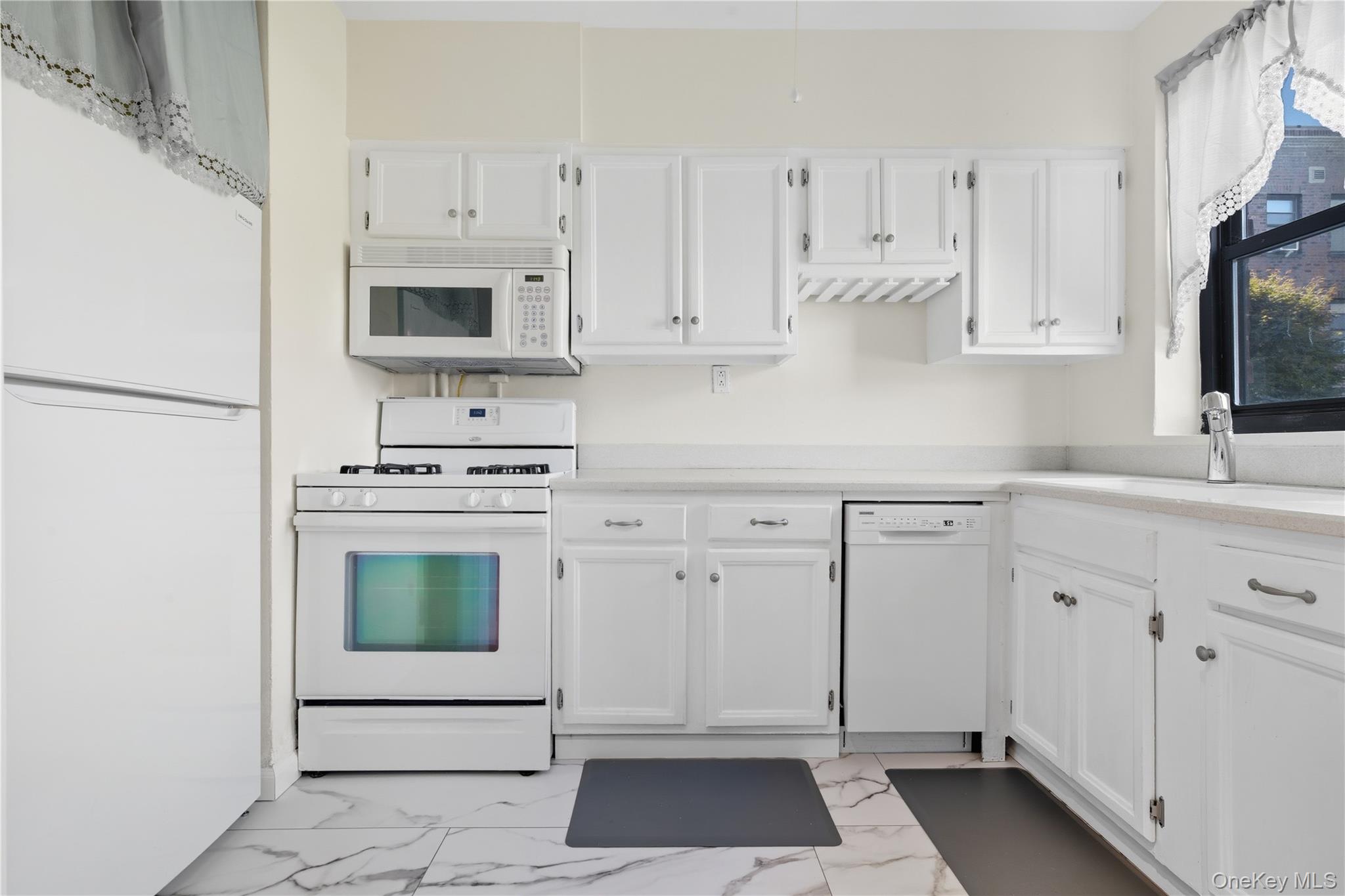 #12 photo, 1 Jefferson Avenue, ナッソー郡 Rockville Centre , NY 11570