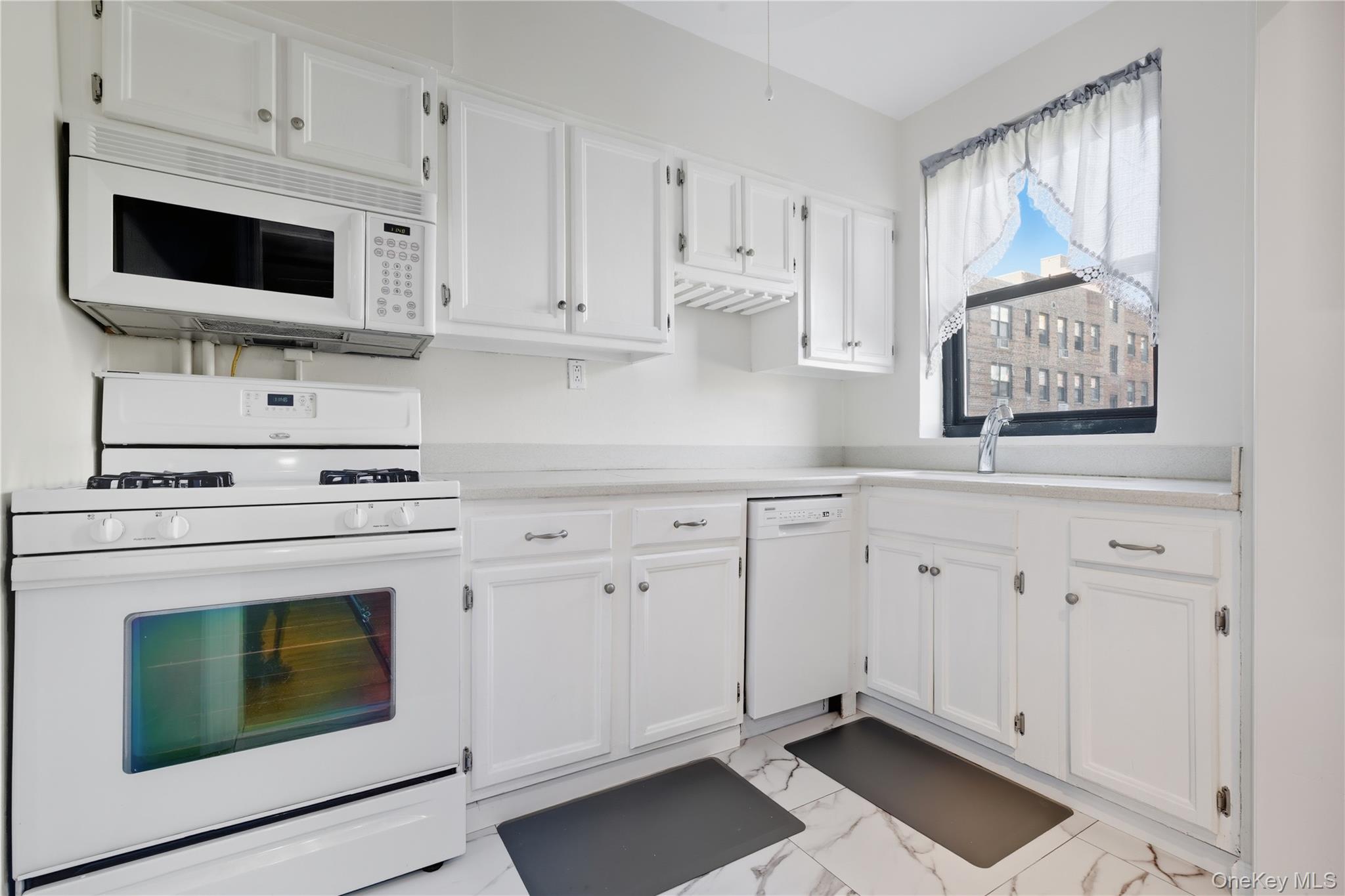 #13 photo, 1 Jefferson Avenue, ナッソー郡 Rockville Centre , NY 11570