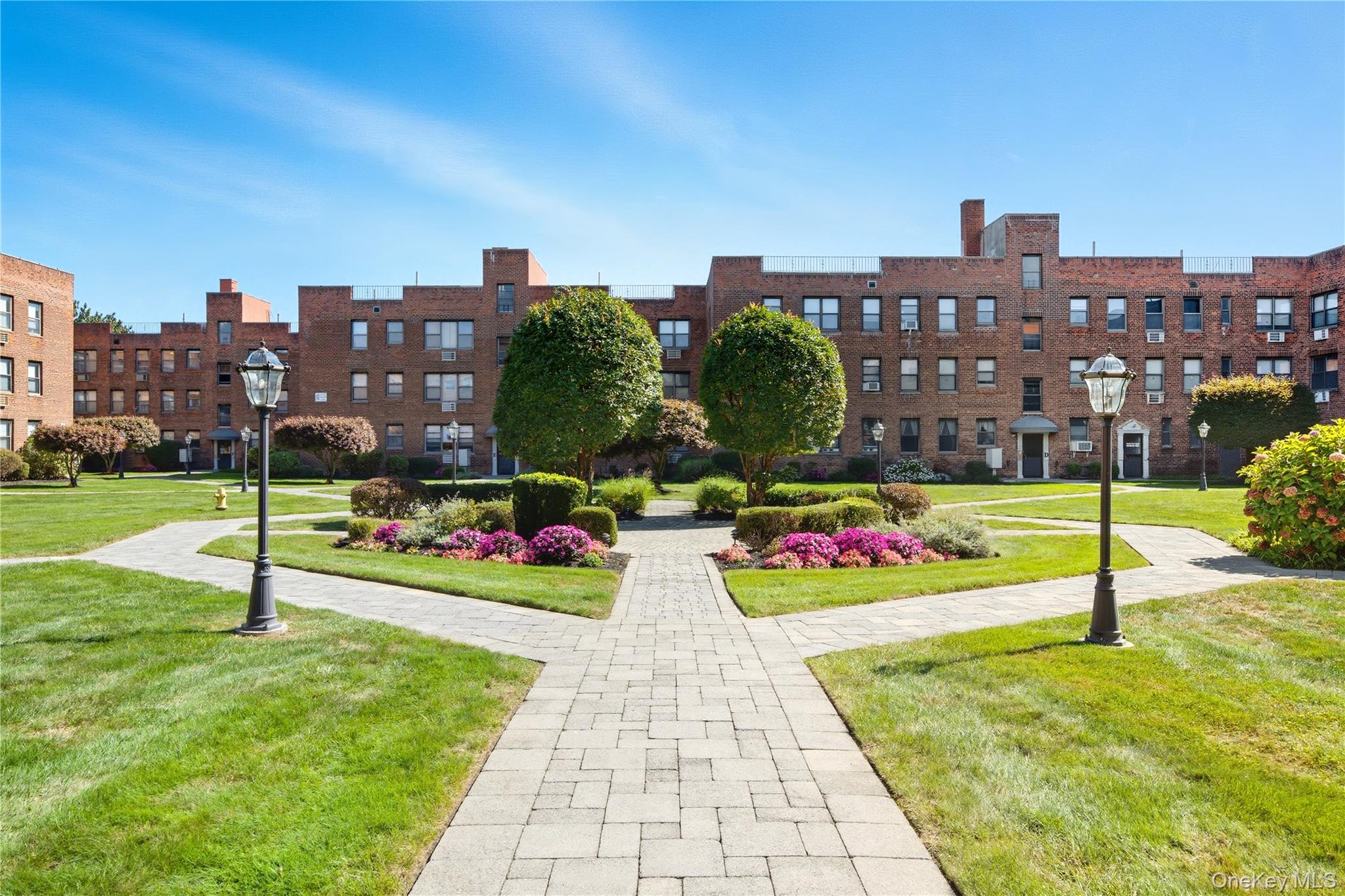 #3 photo, 1 Jefferson Avenue, ナッソー郡 Rockville Centre , NY 11570