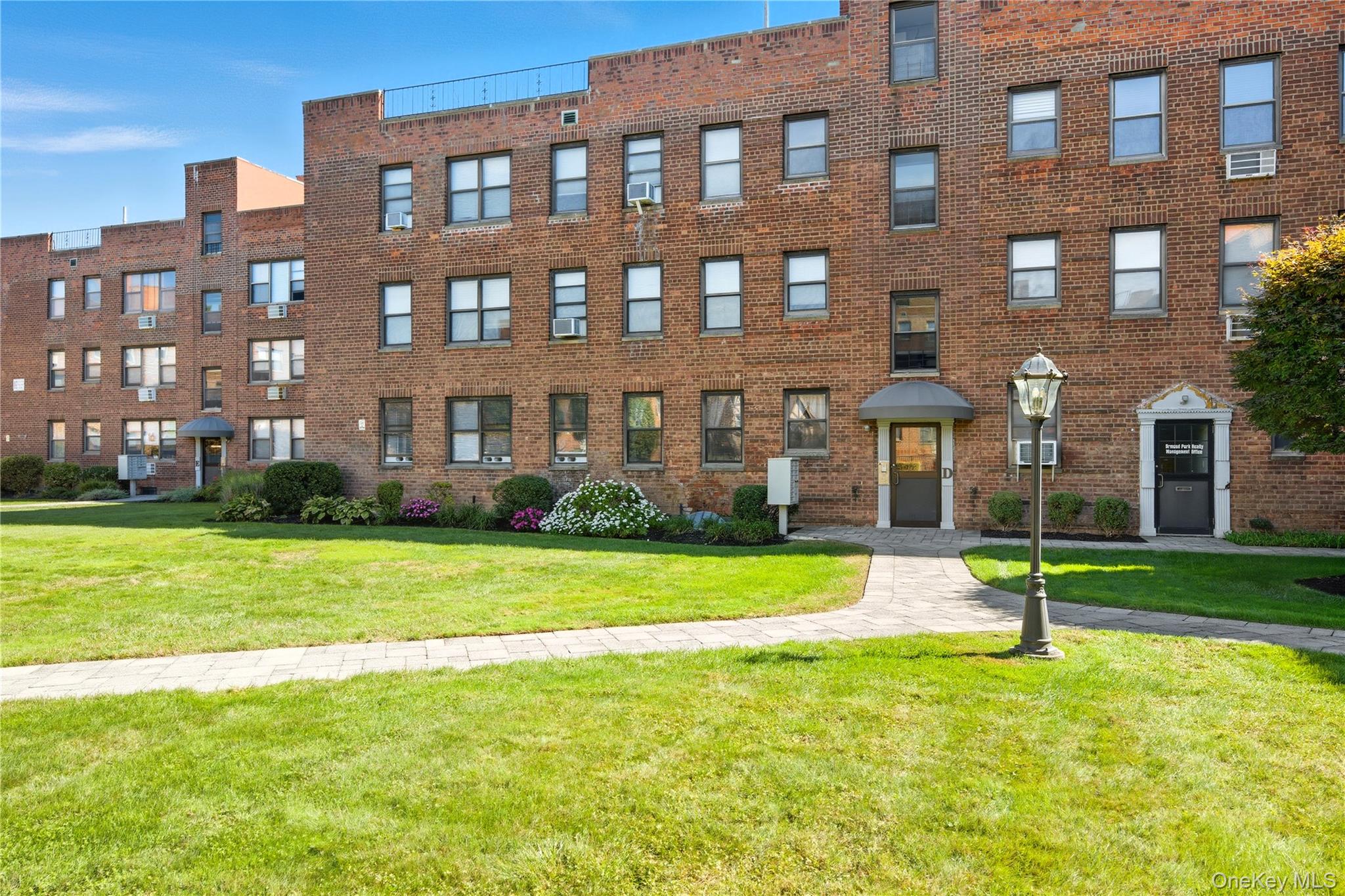 #7 photo, 1 Jefferson Avenue, ナッソー郡 Rockville Centre , NY 11570