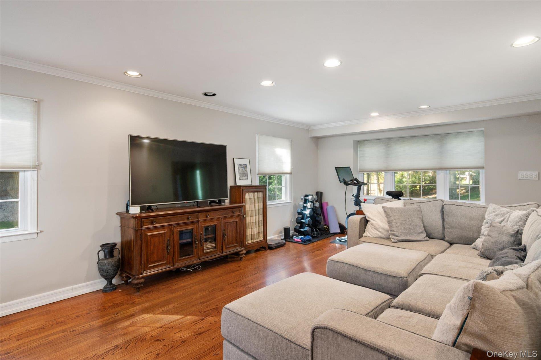 #9 photo, 4 Whittock Lane, Melville , NY 11747