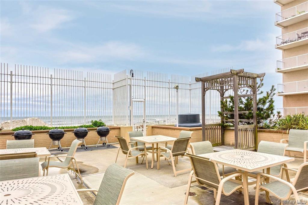 #19 photo, 25 Neptune Boulevard, Long Beach , NY 11561