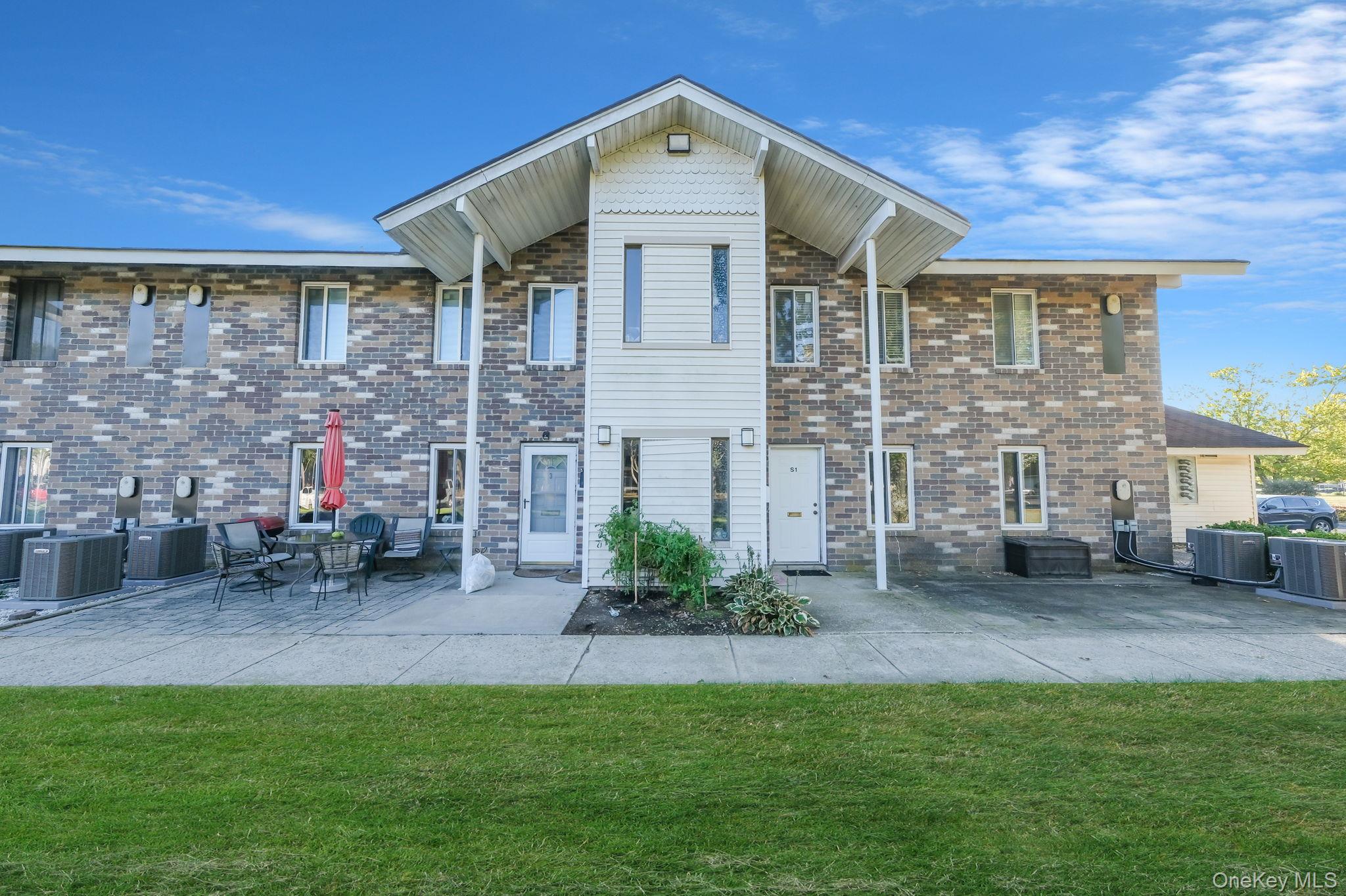 #1 photo, 2 sierra ct, サフォーク郡 Coram , NY 11727