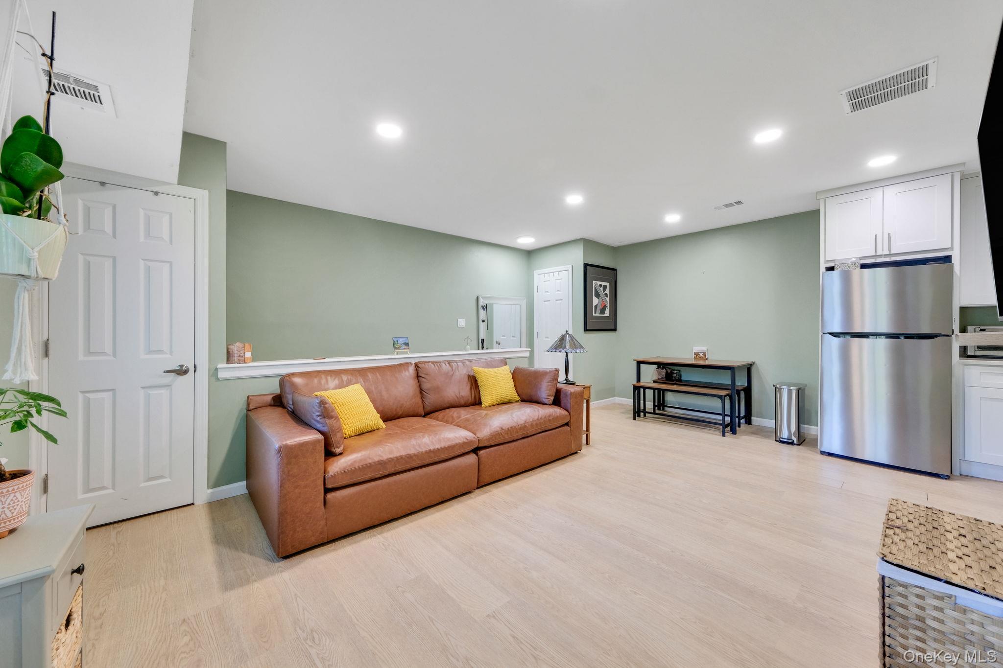 #11 photo, 2 sierra ct, サフォーク郡 Coram , NY 11727