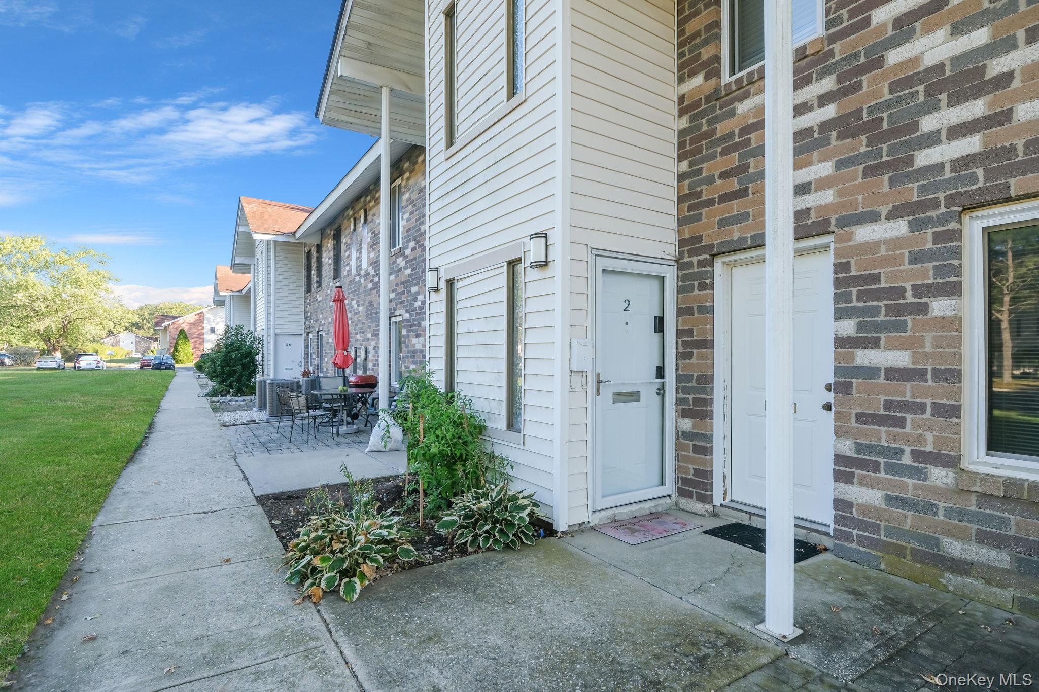 #4 photo, 2 sierra ct, サフォーク郡 Coram , NY 11727