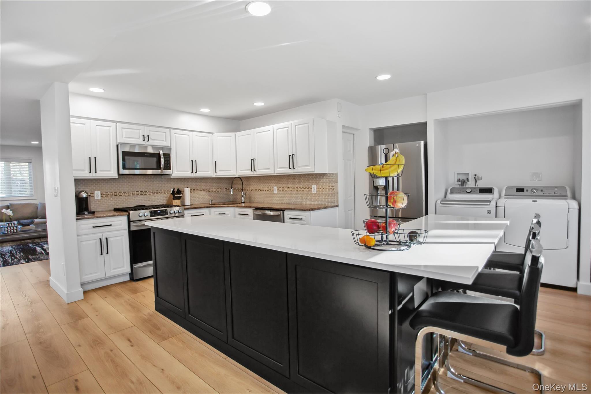 #4 photo, 110 Hampton Way, नासाउ काउंटी Merrick , NY 11566