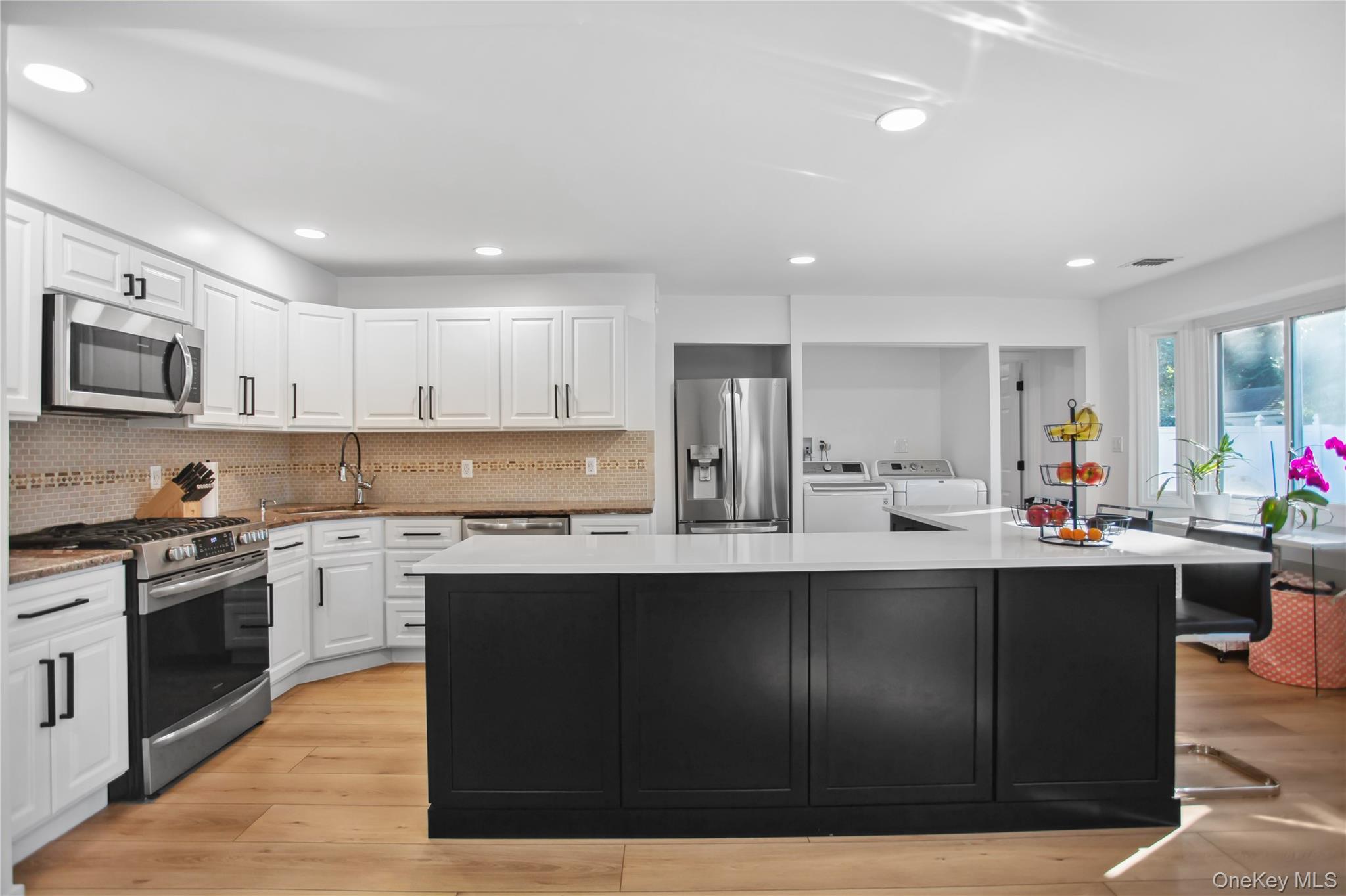 #7 photo, 110 Hampton Way, नासाउ काउंटी Merrick , NY 11566