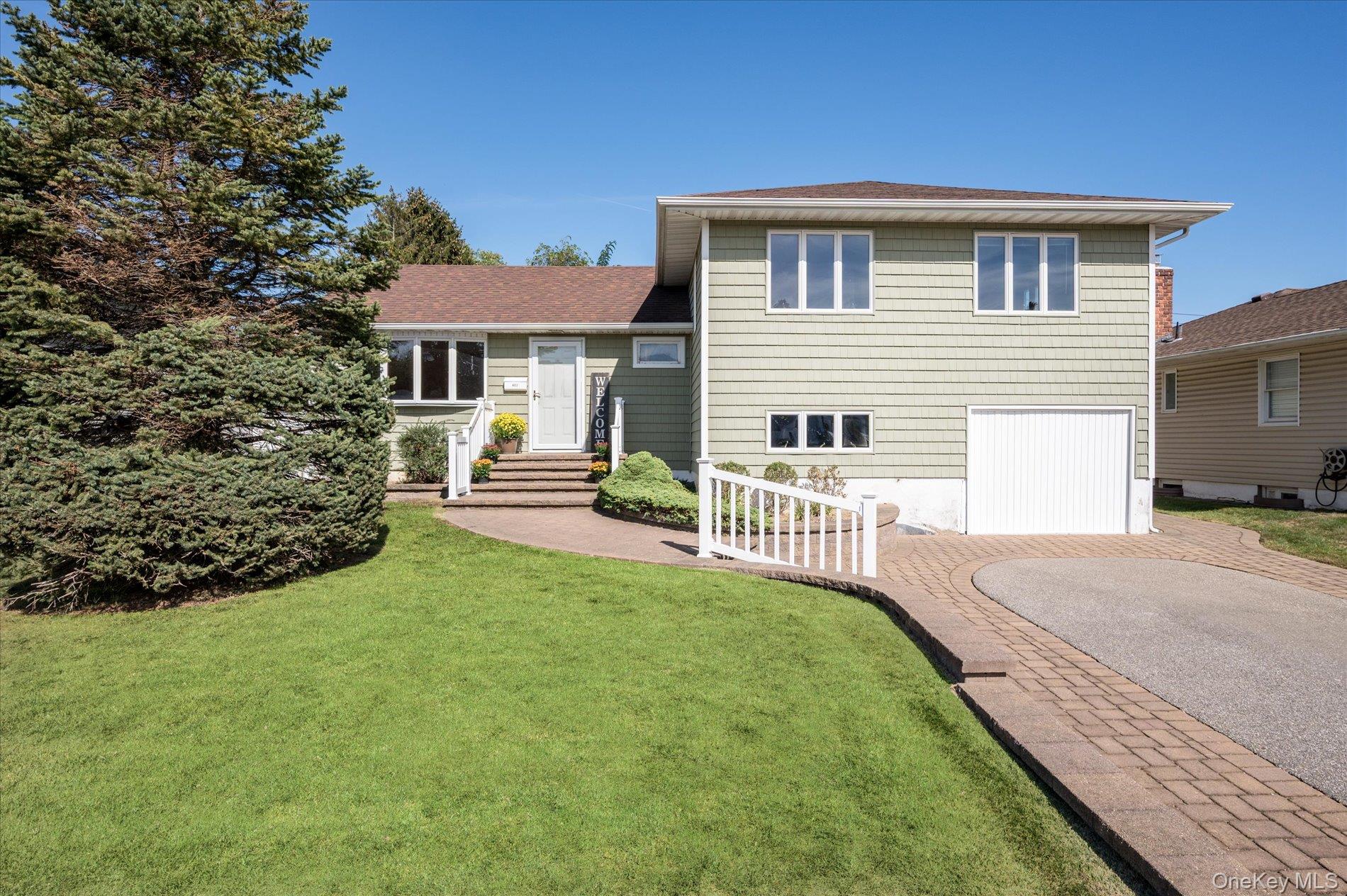 #1 photo, 4057 Eve Drive, מחוז נסאו Seaford , NY 11783