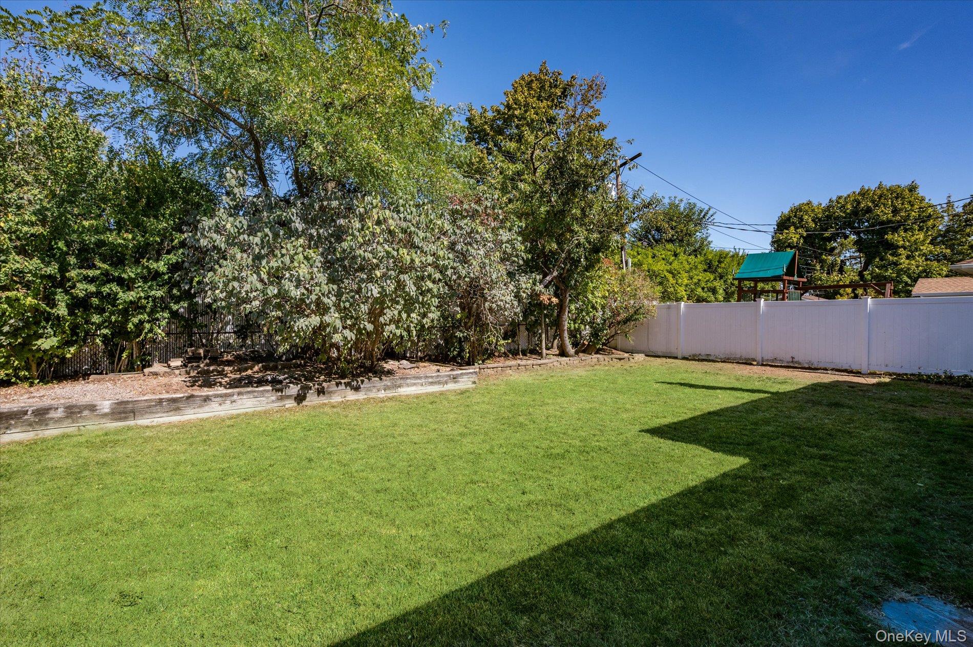 #15 photo, 4057 Eve Drive, מחוז נסאו Seaford , NY 11783