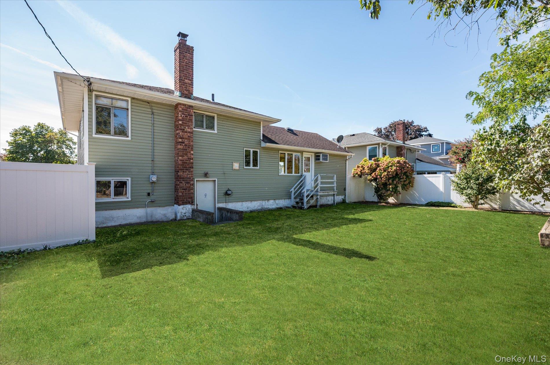 #17 photo, 4057 Eve Drive, מחוז נסאו Seaford , NY 11783